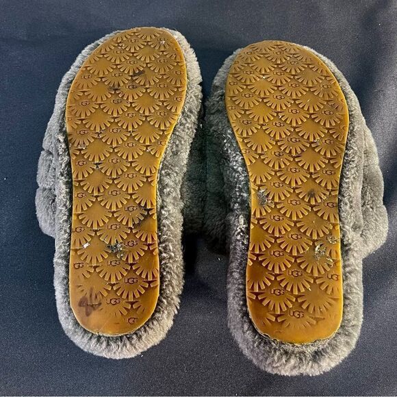 UGG - Fuzzy Sandals - Picture 6 of 6